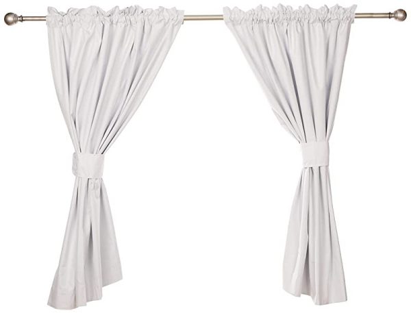 Amazon Basics - Cortinas opacas con aislamiento térmico y alzapaños, 2 unidades, 117 x 137 cm, Blanco Sale